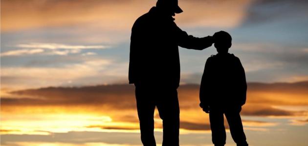 إذاعة مدرسية عن الأب