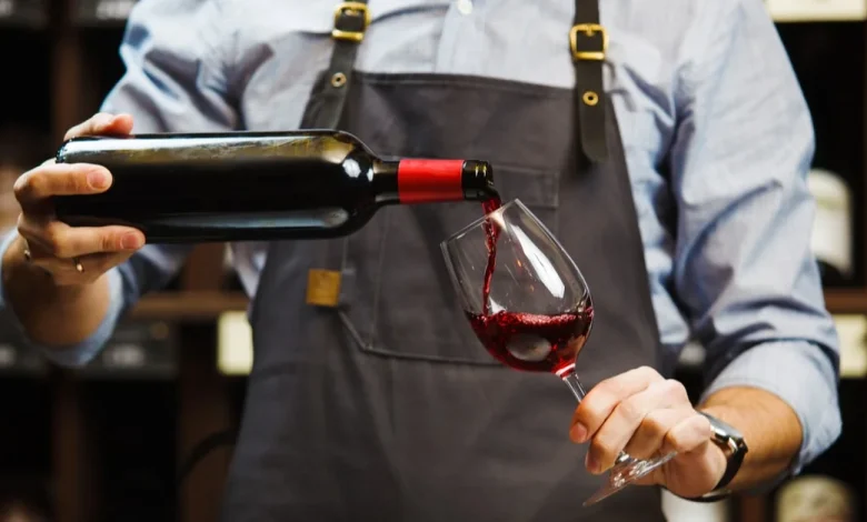 حلمت اني اشرب خمر وش تفسير الحلم؟! موسوعة تفسير الأحلام