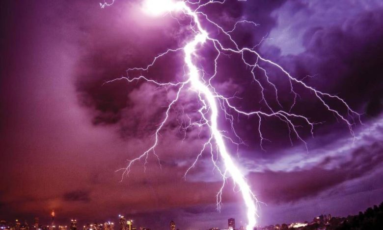 سيول وحرائق وعواصف رعدي