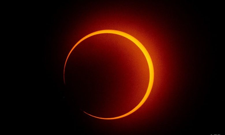 موعد كسوف الشمس في السعودية وأضرار مشاهدته بالعين المجردة