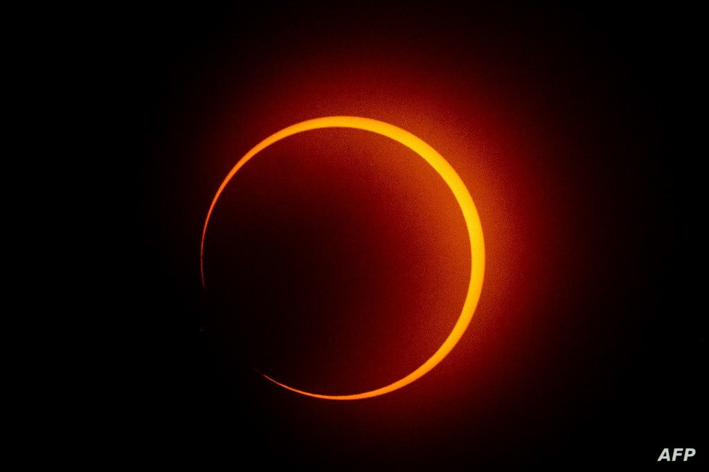 موعد كسوف الشمس في السعودية وأضرار مشاهدته بالعين المجردة