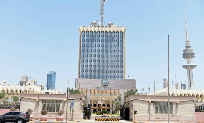 وزارة الإعلام الكويتية تعلن عن إجراء رادع للمسيئين للدولة عبر الأعمال الفنية