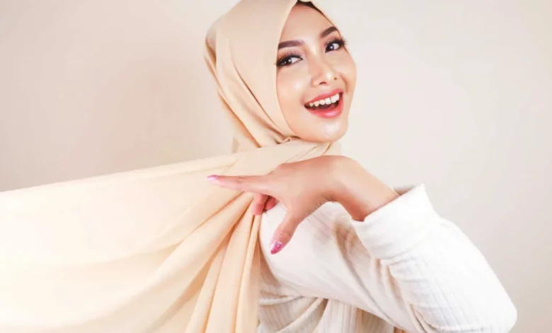 تفسير حلم ارتداء الحجاب لغير المحجبة