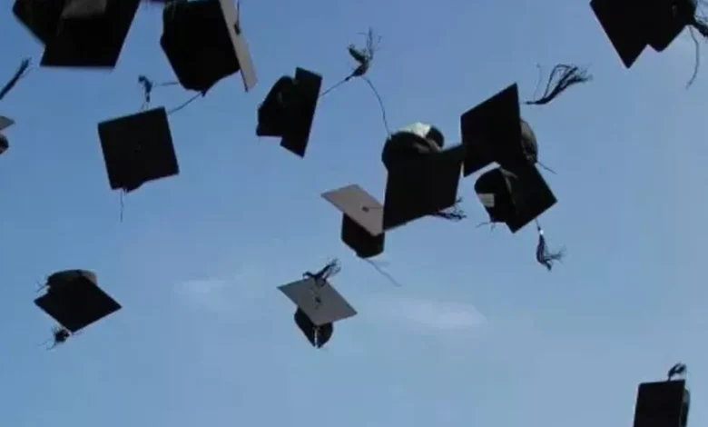 تهنئة تخرج من الجامعة