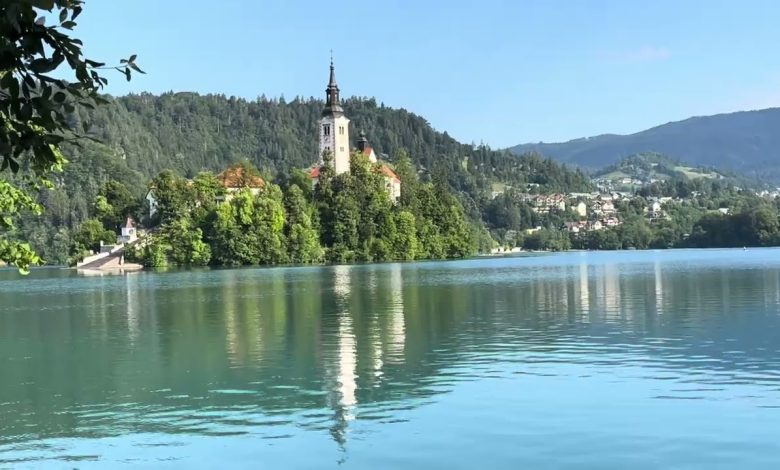 أين تقع بحيرة بليد