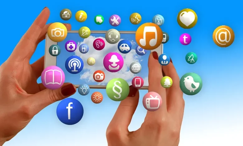 إذاعة مدرسية عن التواصل الاجتماعي كاملة الفقرات.. للتحميل PDF