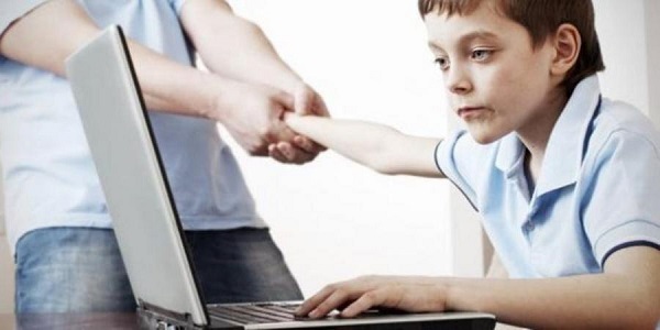 اذاعة مدرسية عن إيجابيات وسلبيات التكنولوجيا