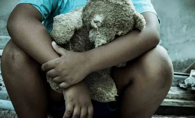 زوجي يكره أبنائنا ما العمل