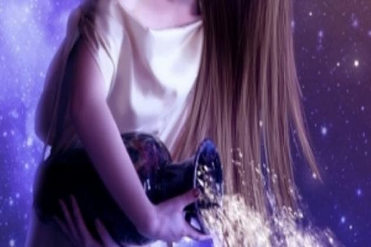 هل رجل الدلو دائمًا يضع المرأة في اختبارات