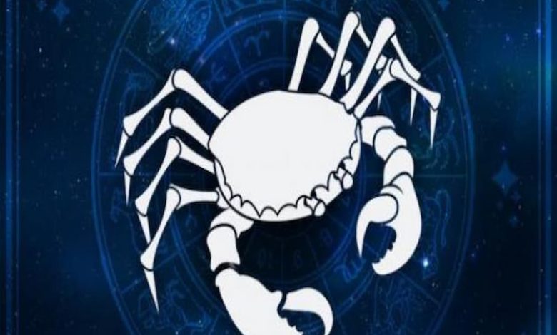 يتجاهل رجل السرطان المرأة