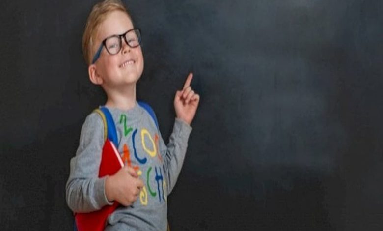 اذاعة مدرسية جاهزة عن العلم