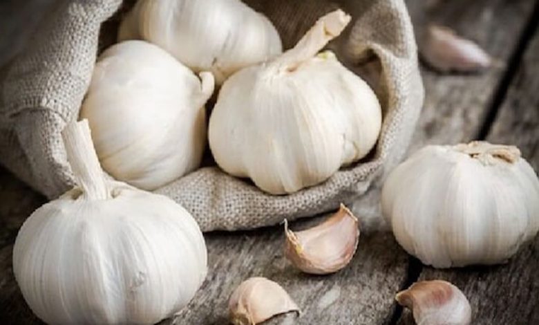 تفسير إعطاء الثوم في المنام للمتزوجة