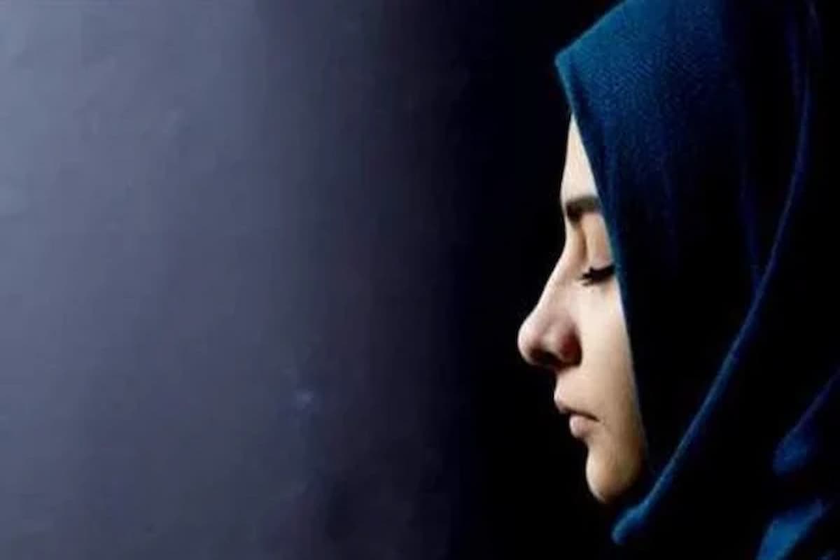 تفسير حلم إعطاء الحجاب في المنام 0