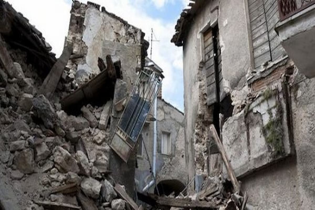 تفسير حلم الزلزال في البيت