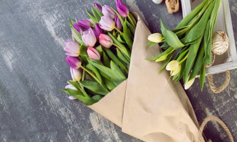 تفسير حلم شخص يعطيني باقة ورد للعزباء