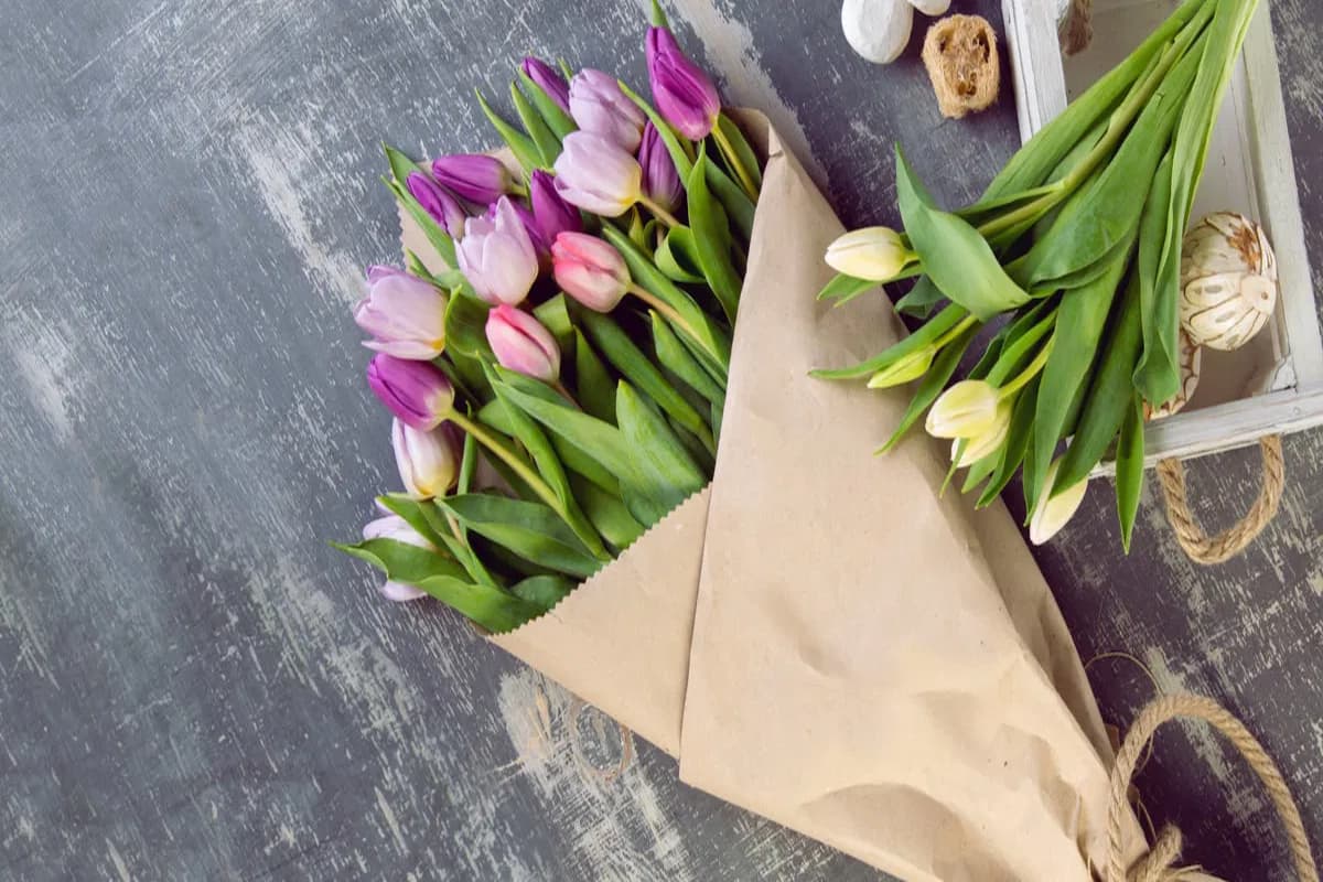 تفسير حلم شخص يعطيني باقة ورد للعزباء