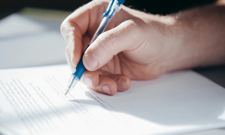 تفسير رؤية إعطاء القلم في المنام