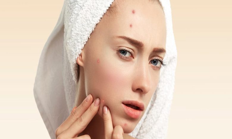 تفسير رؤية الحبوب في الوجه في المنام للمطلقة