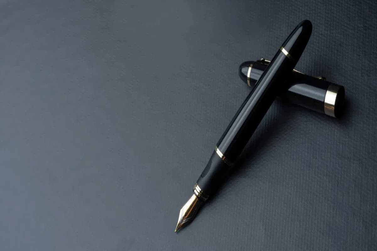 تفسير رؤية القلم في المنام للرجل