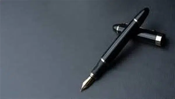 تفسير رؤية القلم في المنام للعزباء