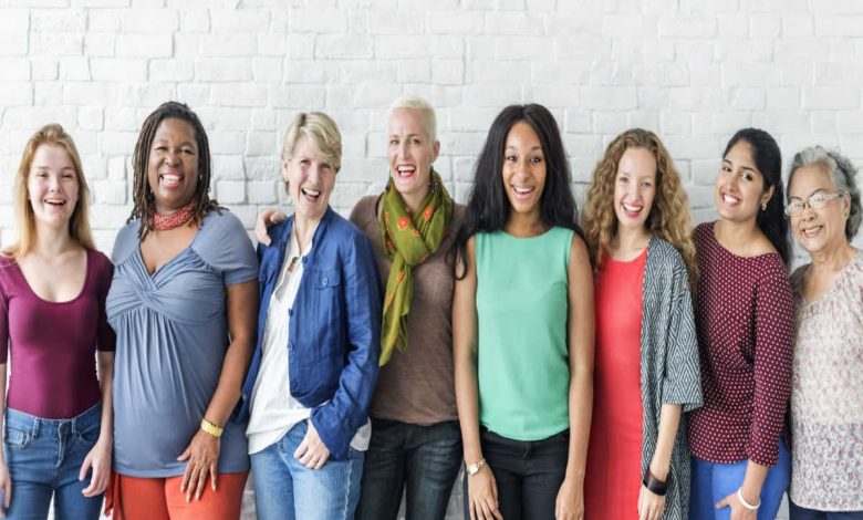 تفسير رؤية النساء الأقارب في المنام