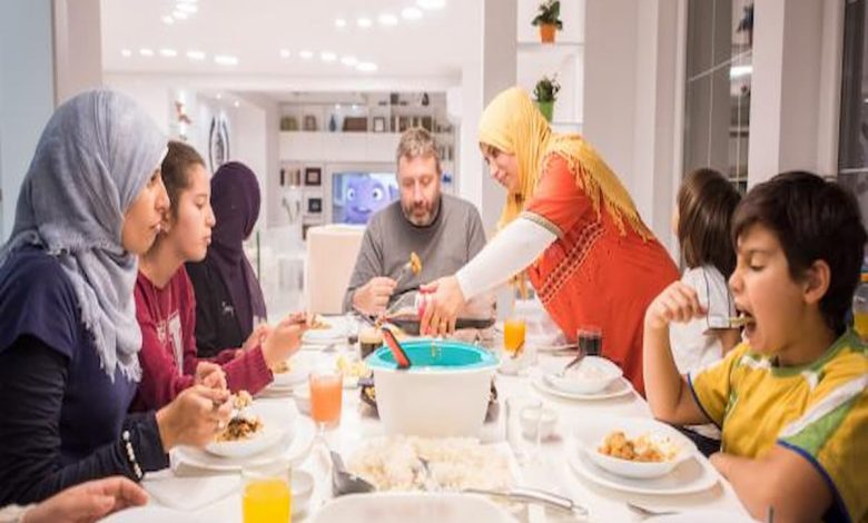 تفسير رؤية لمة العائلة في المنام للمتزوجة