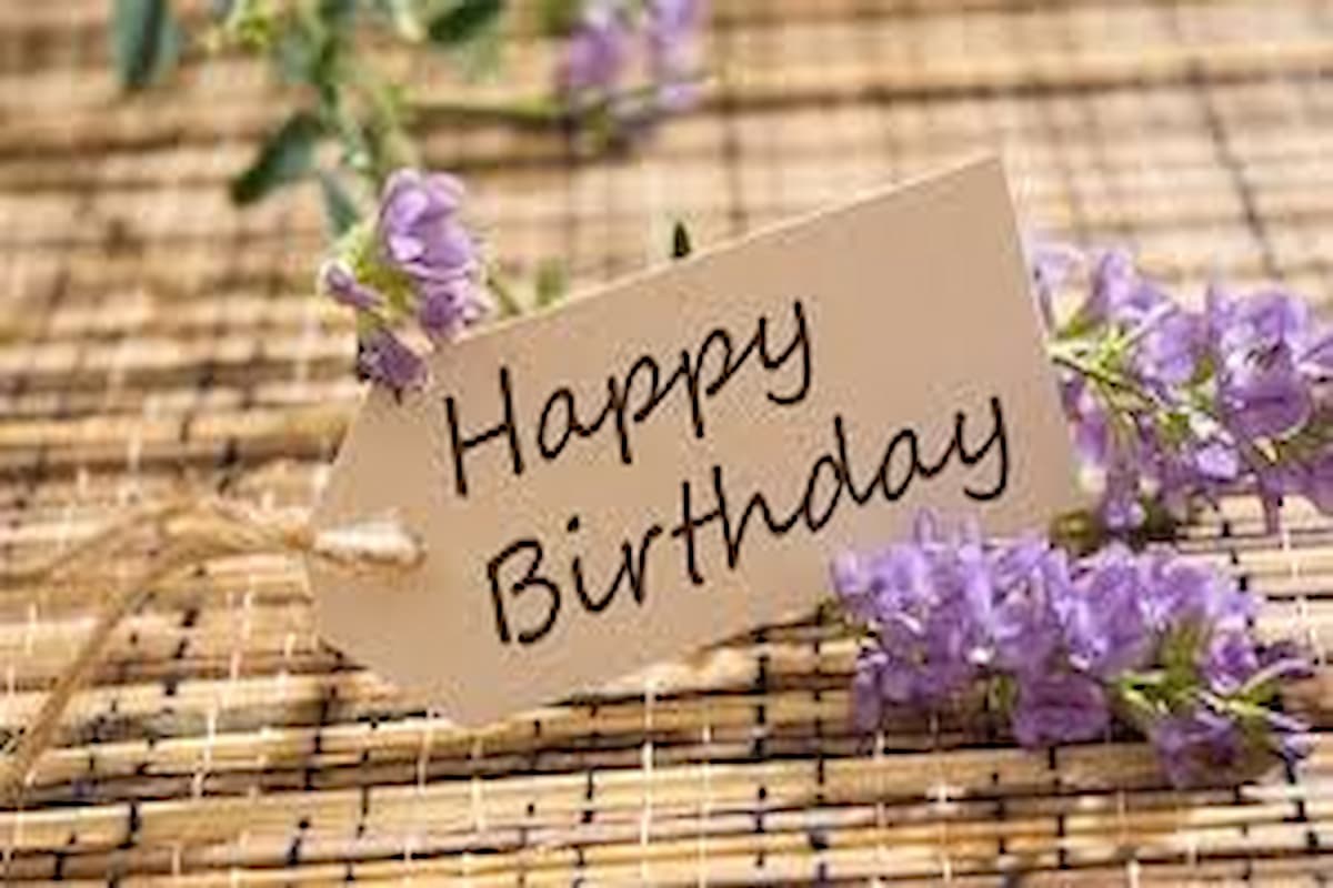 تهنئة عيد ميلاد شخص تحبه بالعامية