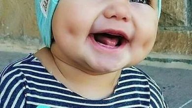 خلفيات أطفال بنات جميلة بغمازات