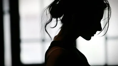 خلفيات بنات حزينة للواتس