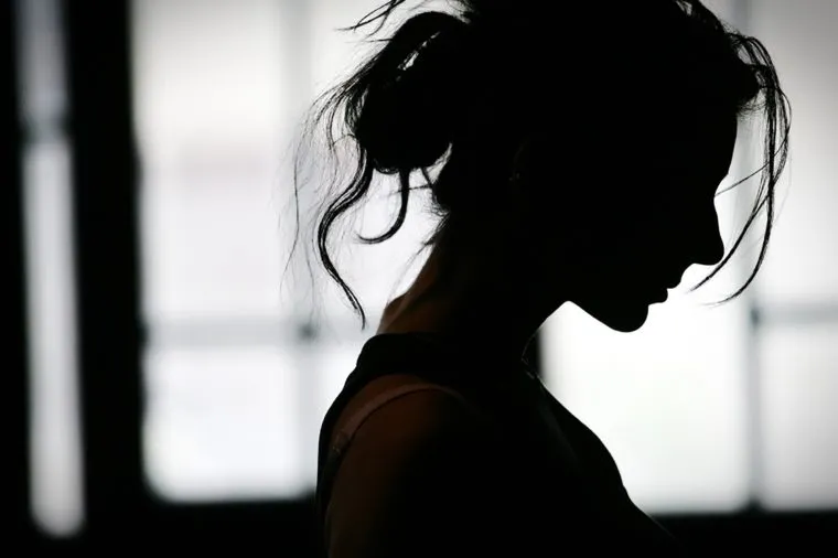 خلفيات بنات حزينة للواتساب ملونة ومميزة 1 خلفيات بنات حزينة للواتس