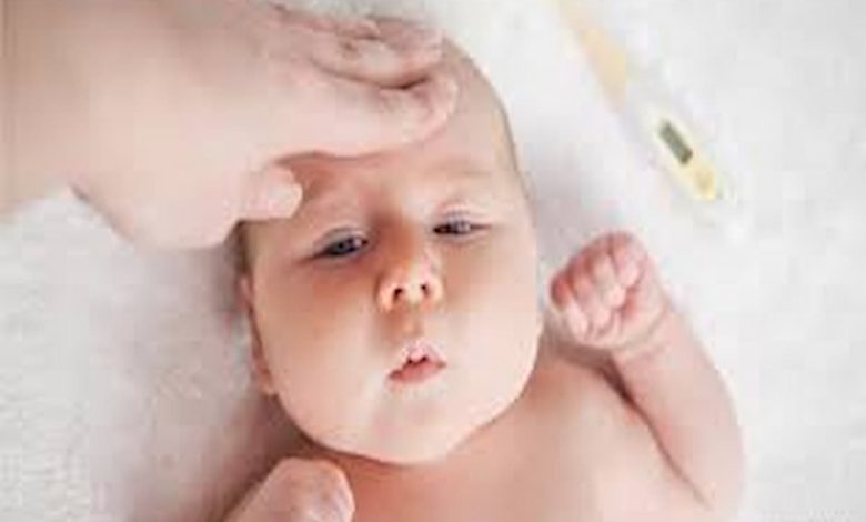 درجة حرارة الطفل الرضيع الطبيعي