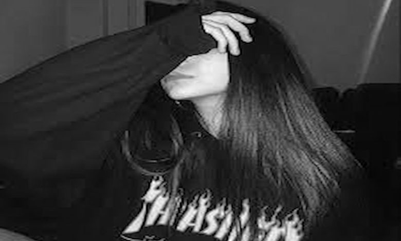 رمزيات بنات اسود وابيض انستقرام