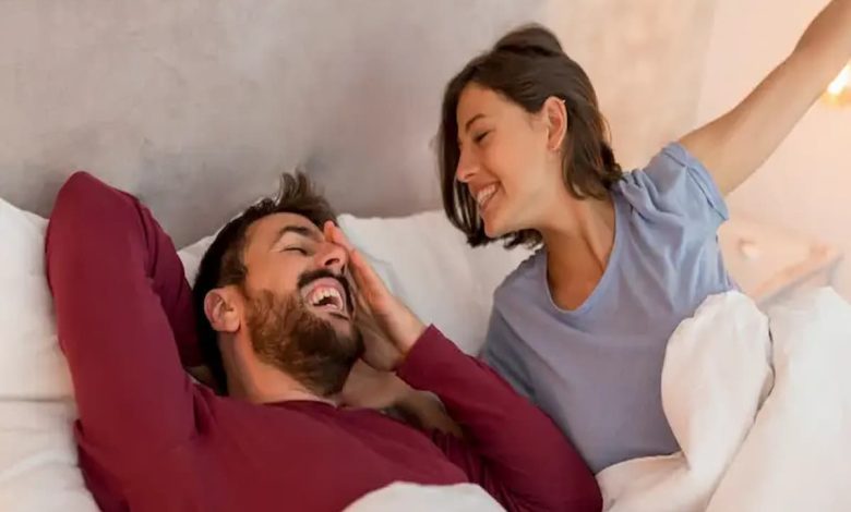 الحب بين رجل الدلو والمرأة