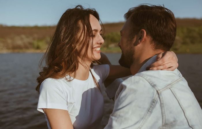 ما الذي يجذب برج الحمل في المرأة