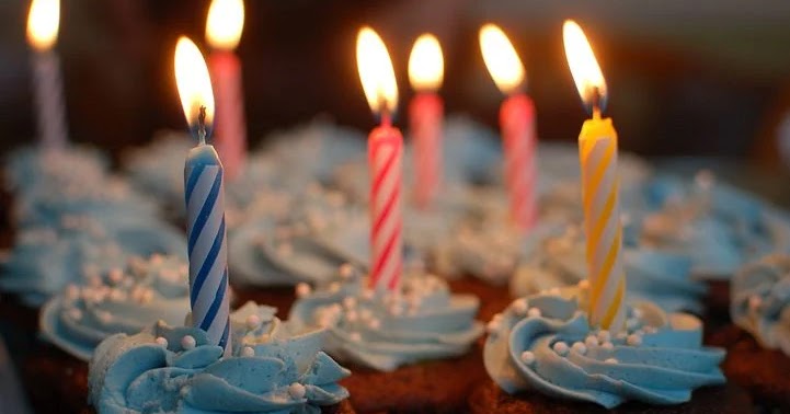 معايدة عيد ميلاد بالالماني مع معناها بالعربي