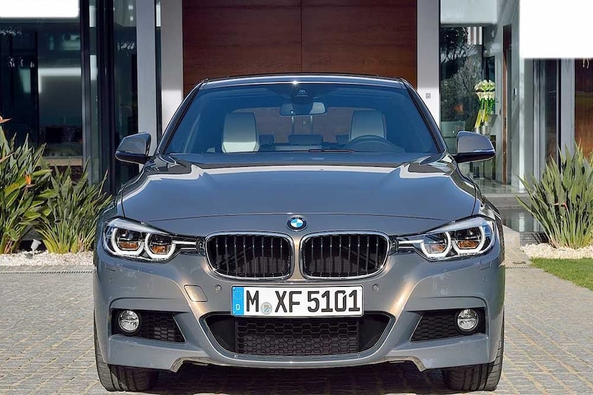 سعر ومواصفات سيارة بي إم دبليو 320i 2024 وأبرز المميزات والعيوب 1 مواصفات سيارة بي إم دبليو 320i