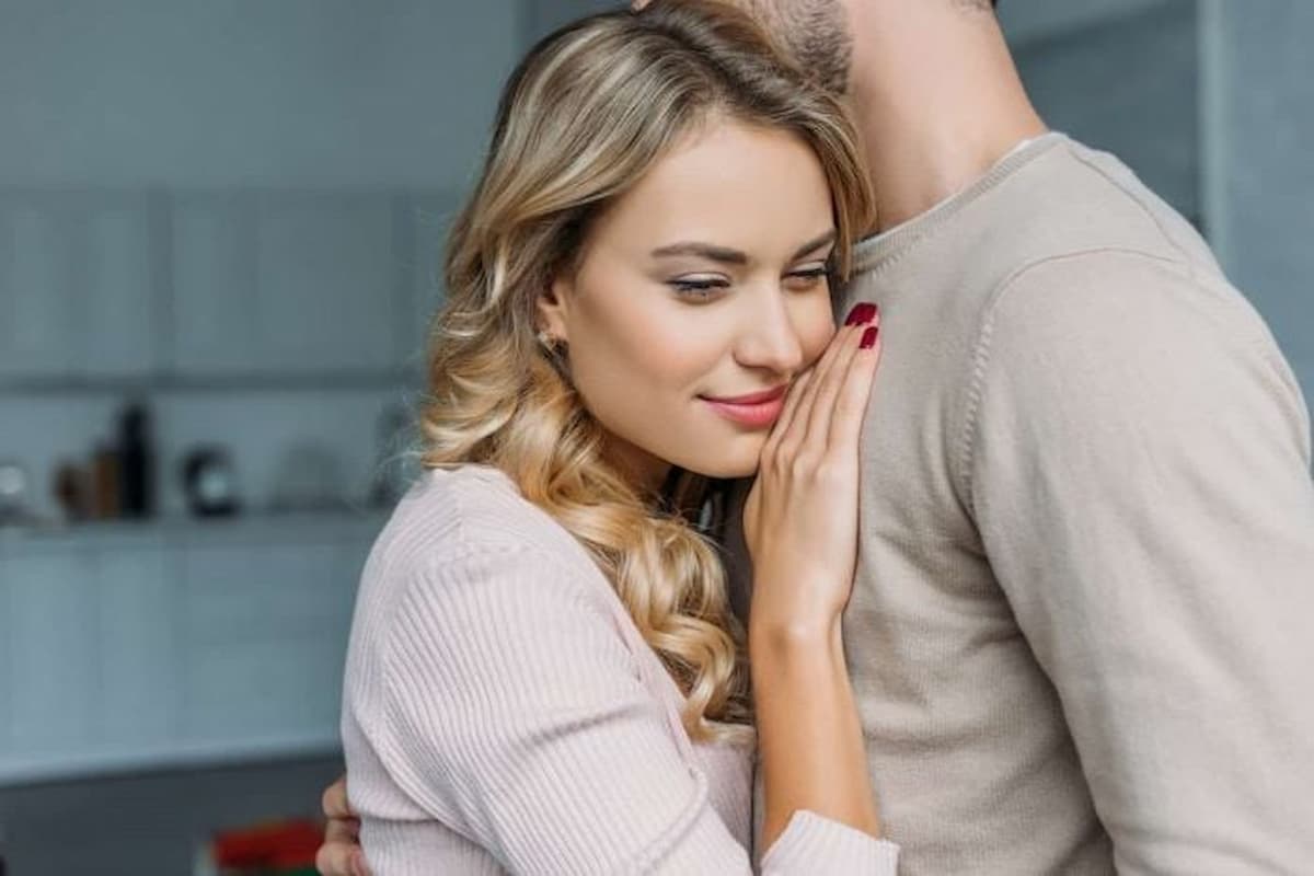 نقطة ضعف الرجل الميزان أمام حبيبته ومميزات رجل برج الميزان 1 نقطة ضعف الرجل الميزان أمام حبيبته