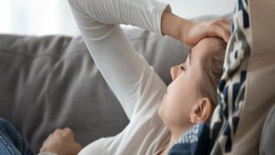 هل نزول إفرازات صفراء من علامات الحمل
