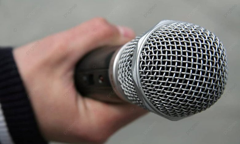 برنامج إذاعي مكتوب كامل