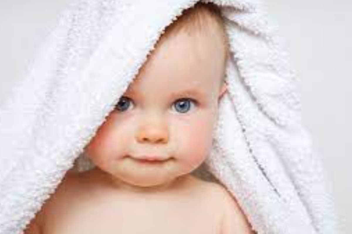 تفسير حلم فتاة عزباء لديها طفل ذكر