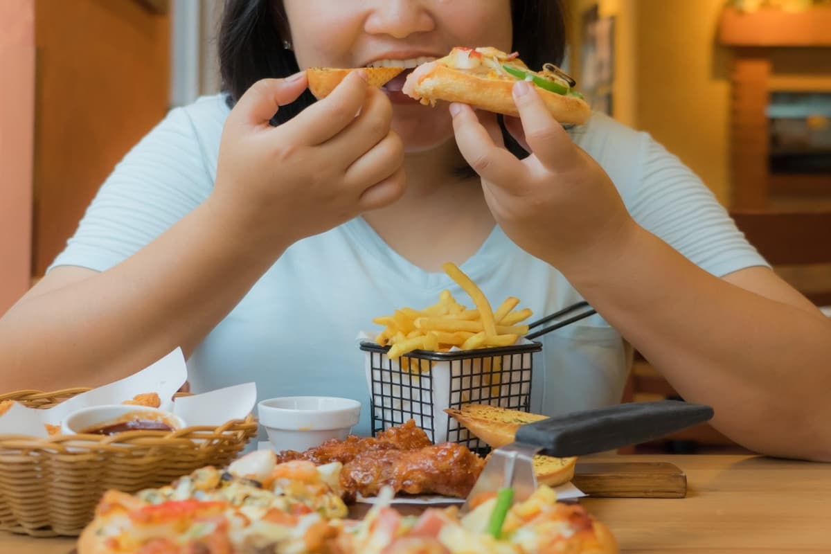 تفسير رؤية تناول الطعام في المنام