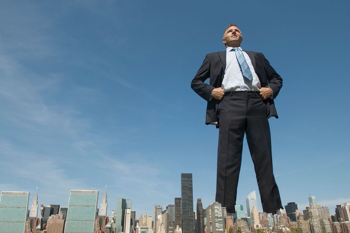 تفسير رؤية شخص طويل القامة