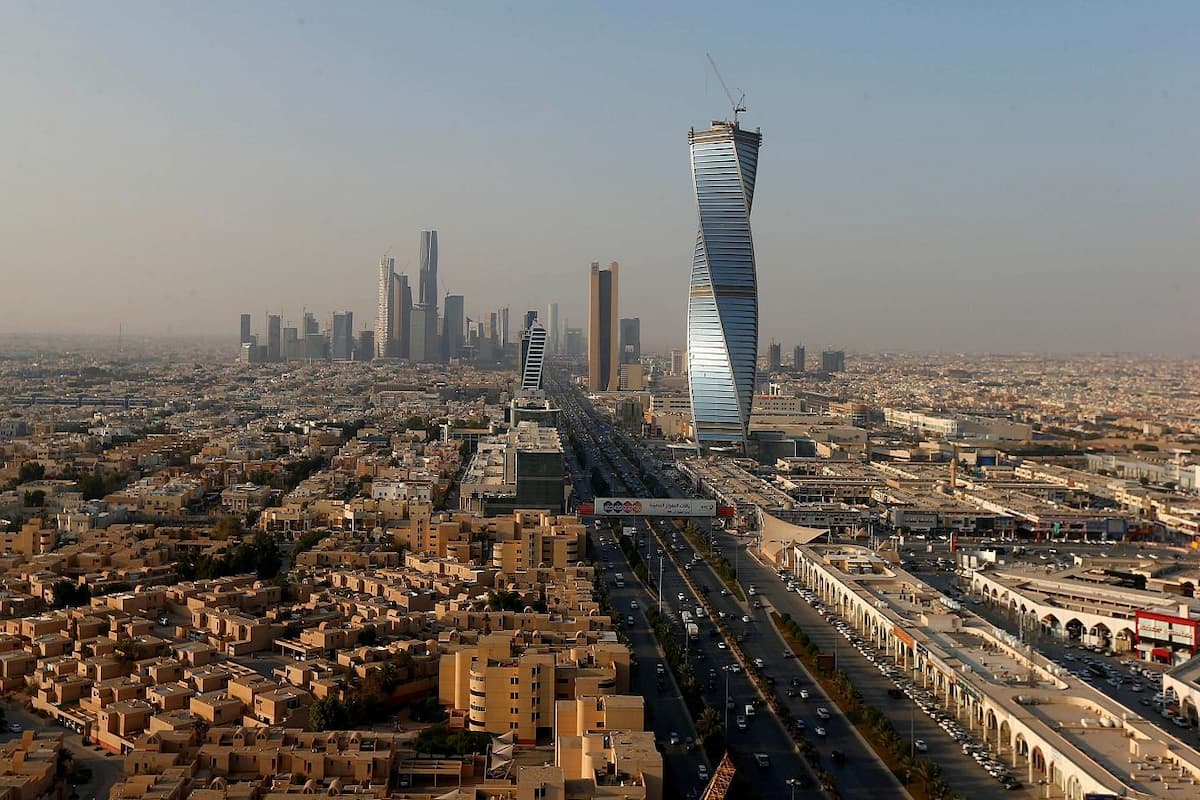 هل من الصعب العيش في السعودية