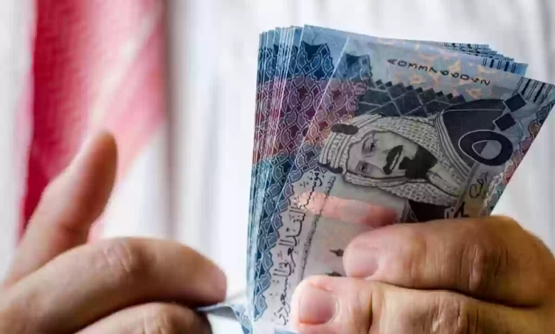 إيداع 1200 ريال بدل غلاء المعيشة يضم رواتب المتقاعدين والتأمينات