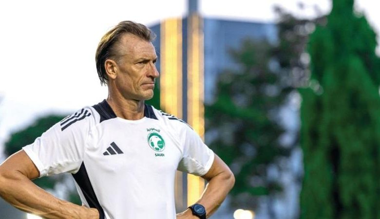 لاعب المنتخب السعودي يعلق على قرار استبعاده من قائمة رينارد!!