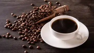 تفسير رؤية شرب القهوة مع شخص اعرفه