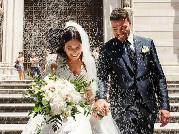 حلمت اني احضر عرس واشارك فيه