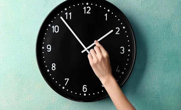 الهدف من تغيير الساعة في مصر