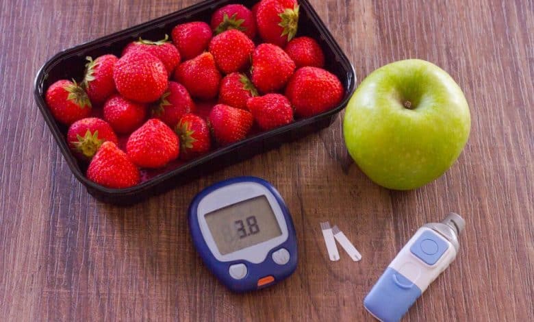 لماذا يتم قياس السكر بعد الاكل بساعتين