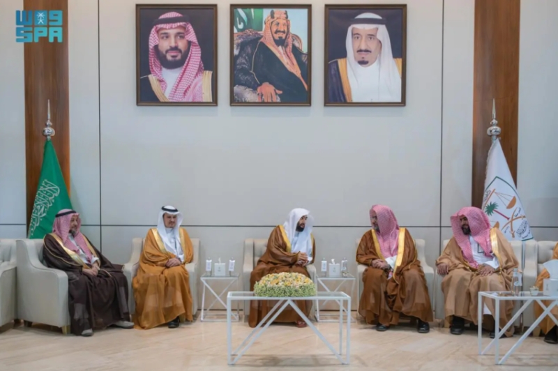 ديوان المظالم يُحيي احتفالاً باليوم الوطني 1 2459705.pngw800q100fjpg